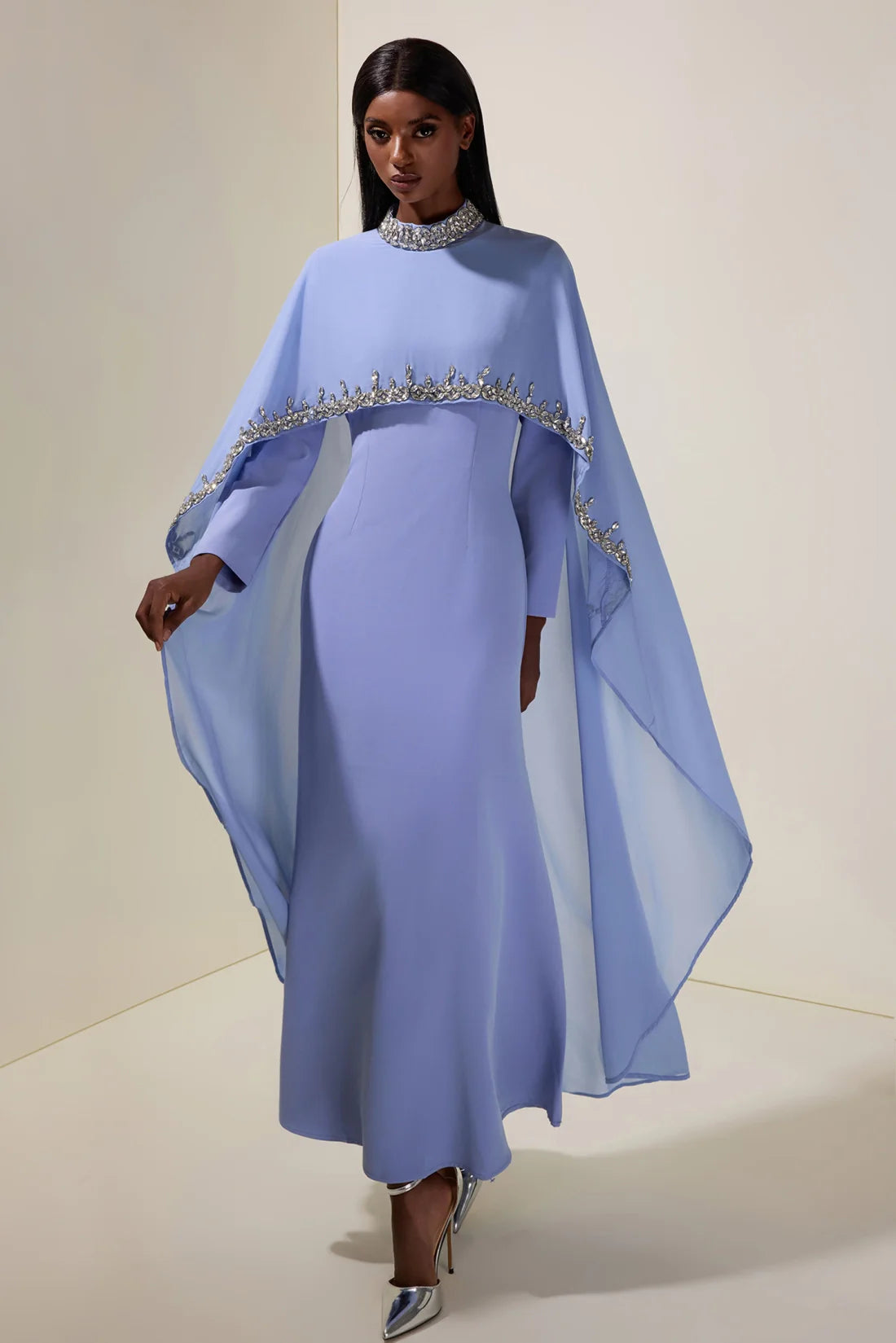 Elegante Abaya aus Satin mit Verzierung